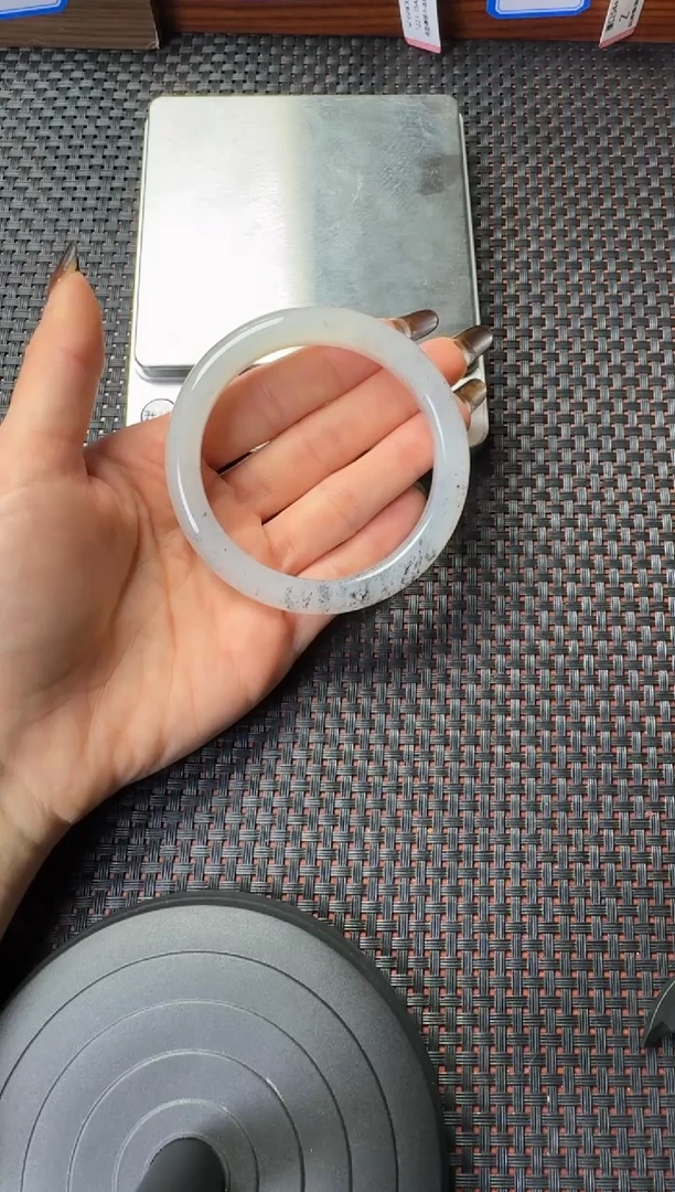 未镶嵌手镯和田玉黑山料手镯卡60圈口