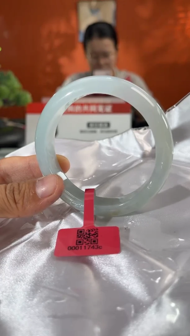 未镶嵌手镯翡翠翡翠手镯