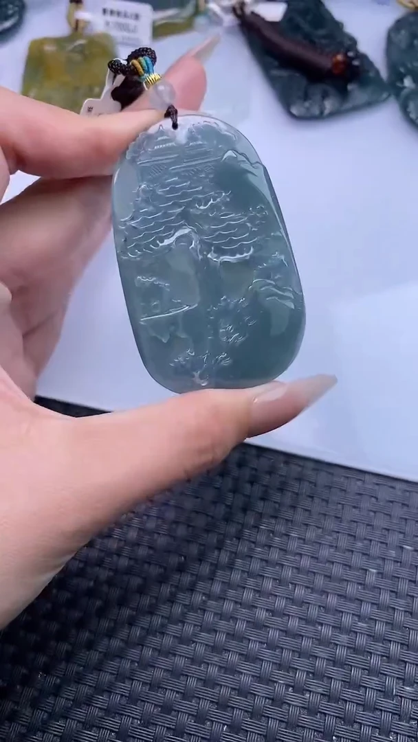 颈饰未镶嵌翡翠