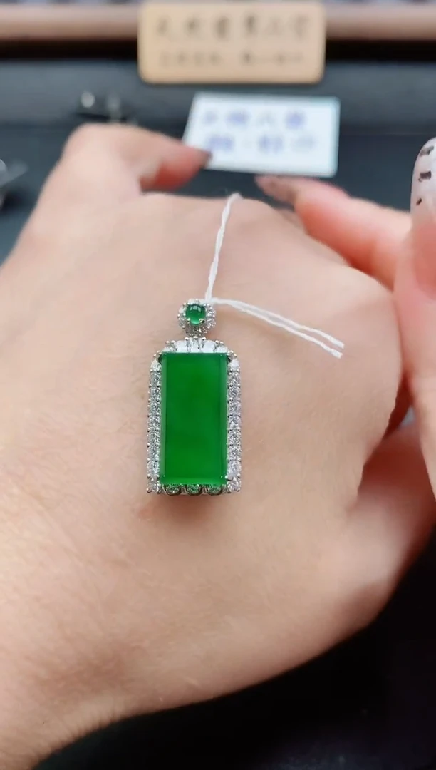 吊坠(赠链)银S925镶嵌翡翠1