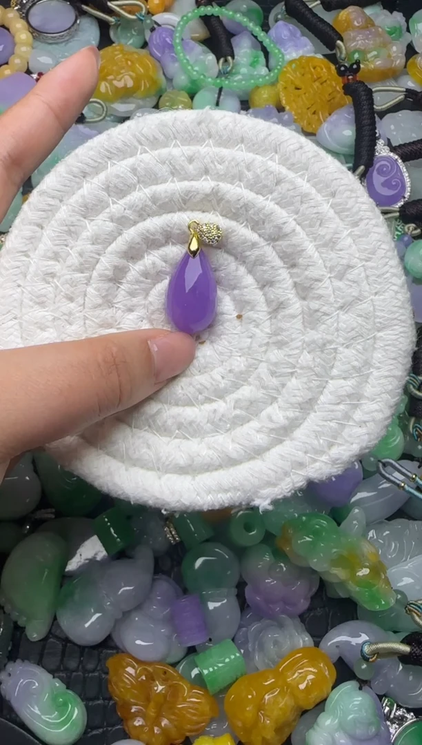 颈饰未镶嵌翡翠缅甸翡翠吊坠