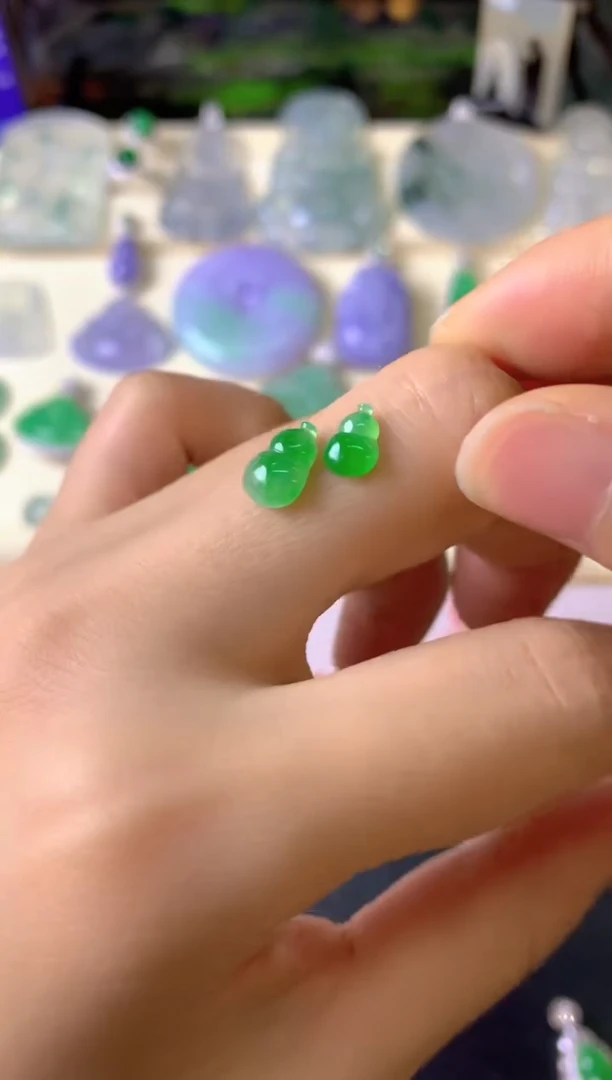 定制翡翠未镶嵌自**翔裸玉（客户意向镶嵌）