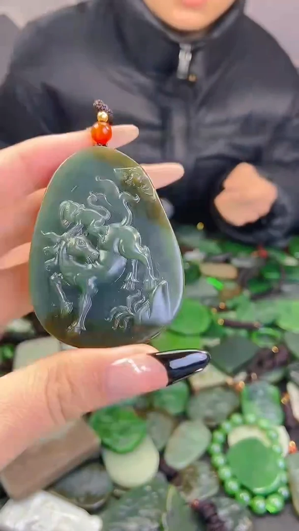 颈饰未镶嵌和田玉1