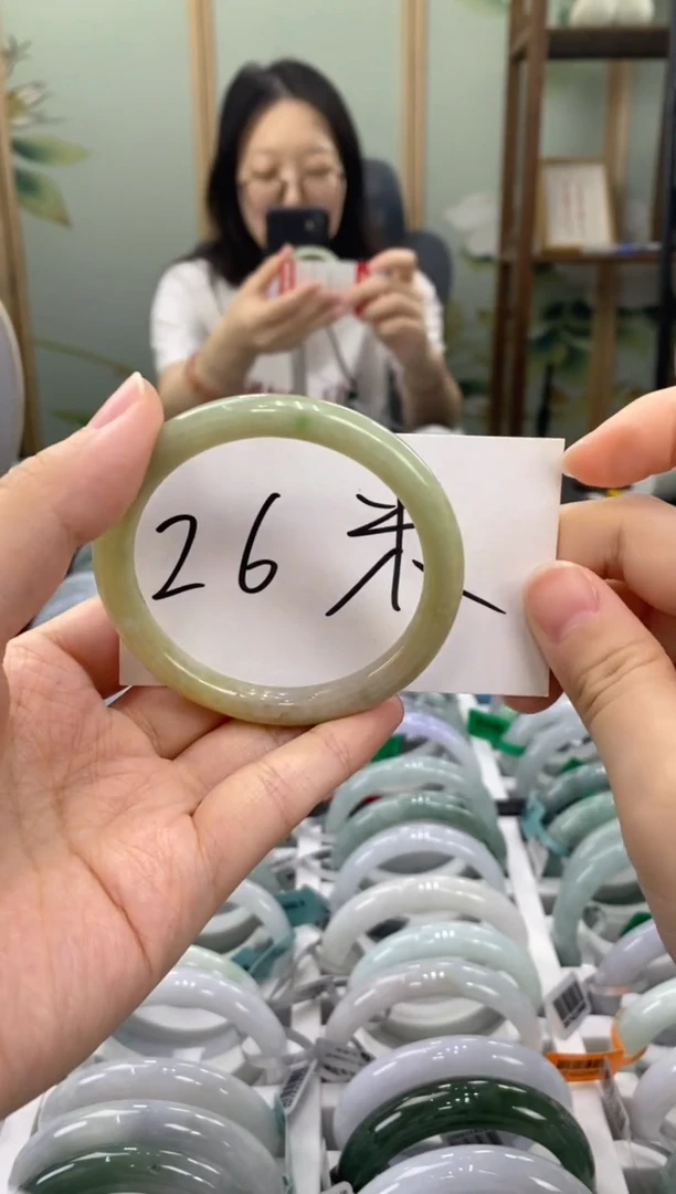 翡翠手镯未镶嵌关****?00002215