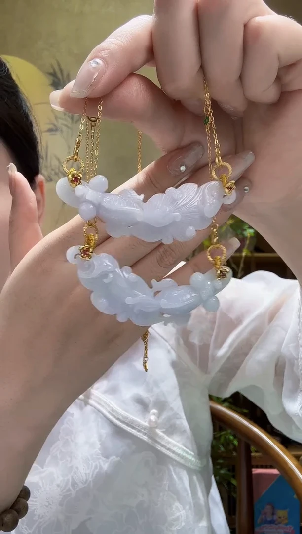 颈饰未镶嵌翡翠多样发其一个
