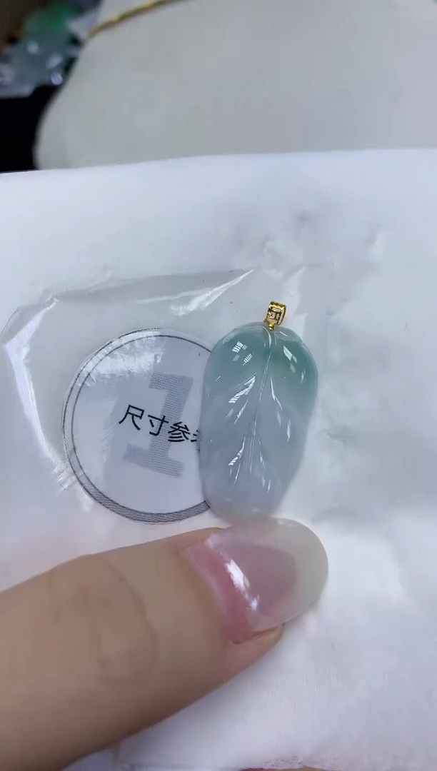 翡翠18K金镶嵌颈饰天然缅甸翡翠A货百元以上9元证书费自理