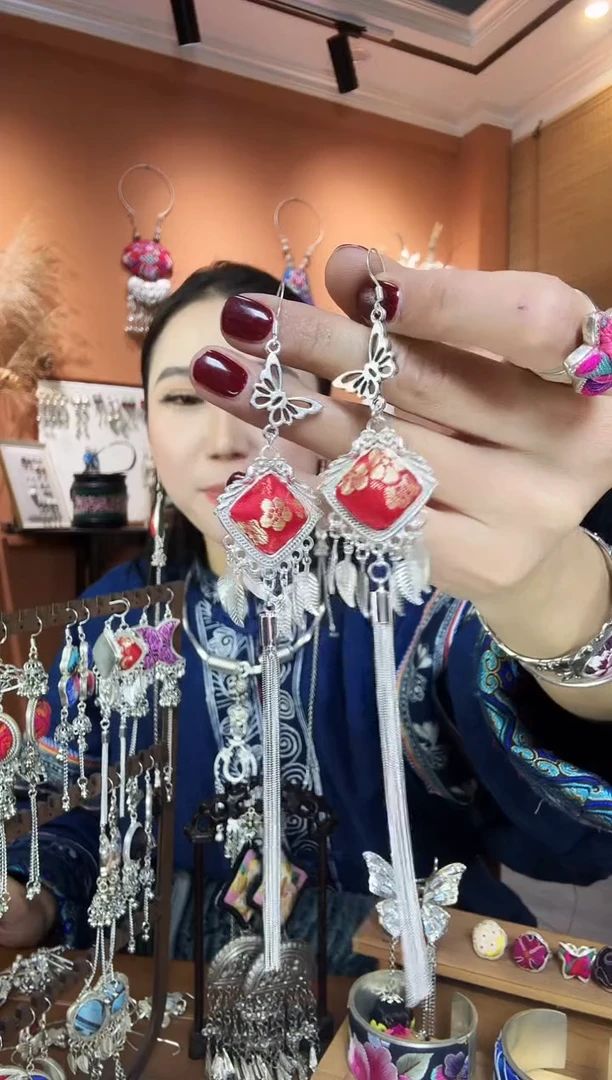 【闪购商品】刺绣纯手工民族风耳环