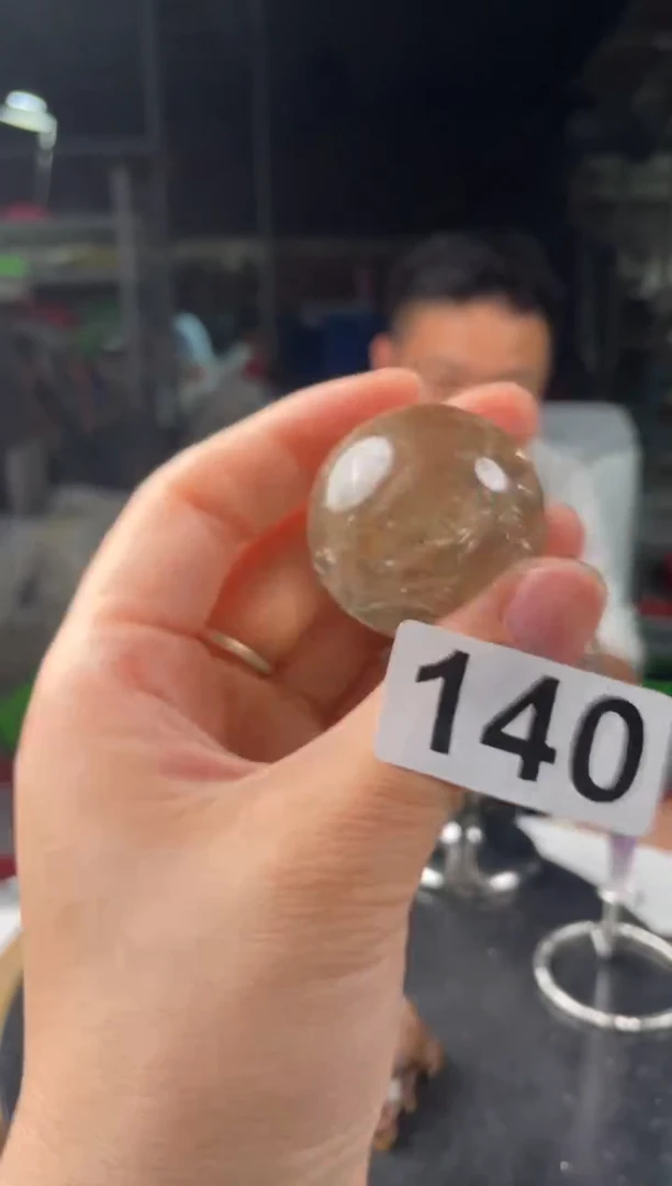 未镶嵌水晶大型摆件（非配饰）黄水晶球140  70克  37M