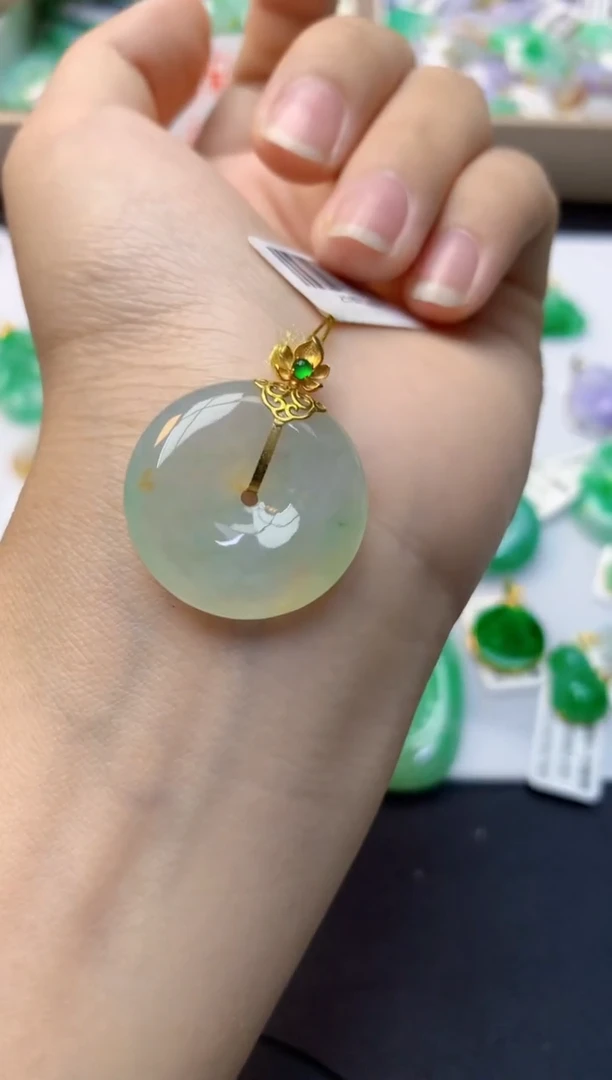 颈饰18K金镶嵌翡翠天然缅甸A货翡翠百元以上9元证书费自理