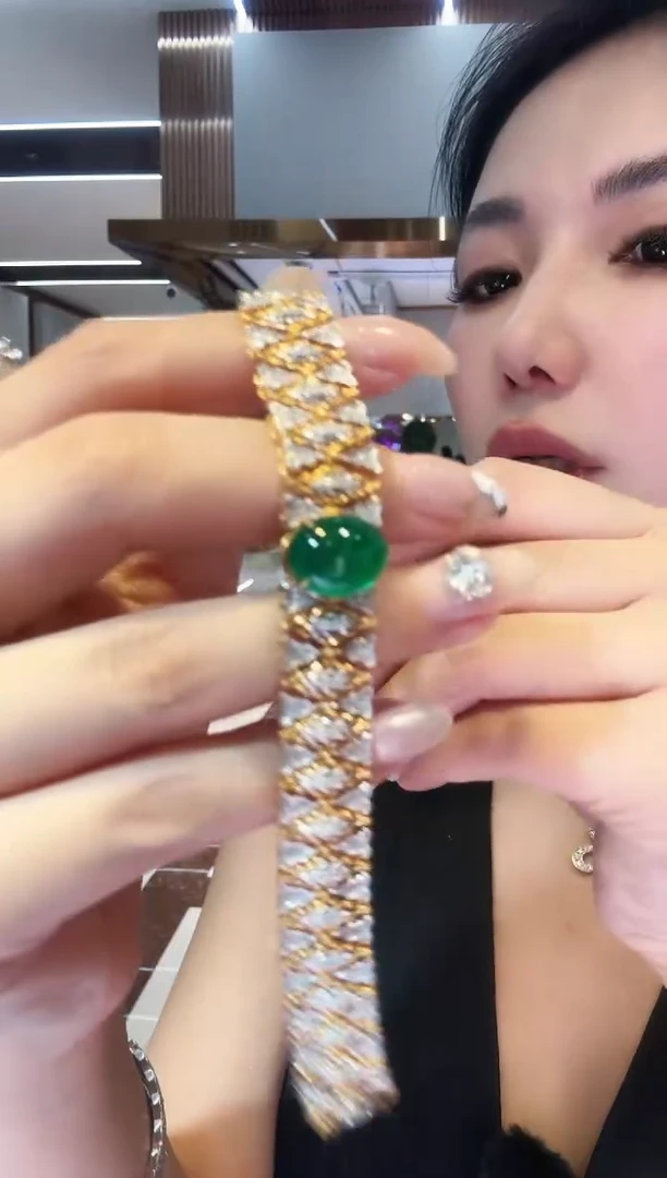 18K金镶嵌手链祖母绿6.89ct