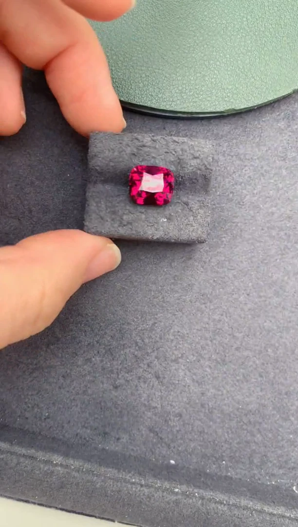 石榴石裸石未镶嵌6.5ct镁铝榴石