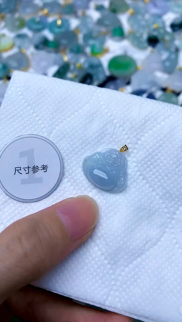 颈饰18K金镶嵌翡翠天然A货翡翠