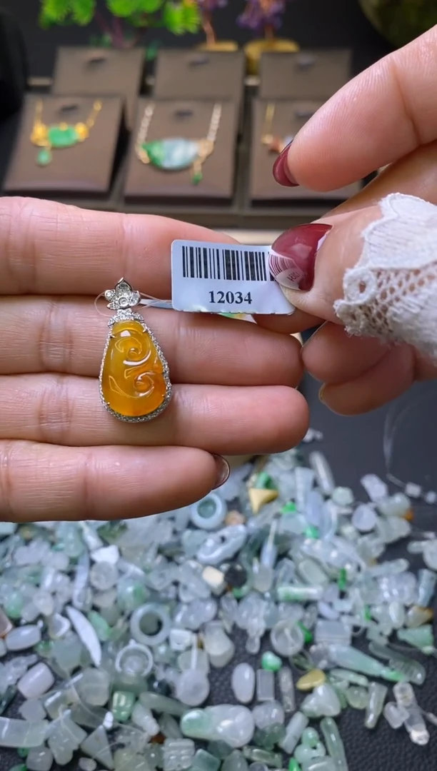 翡翠18K金镶嵌颈饰净货12034