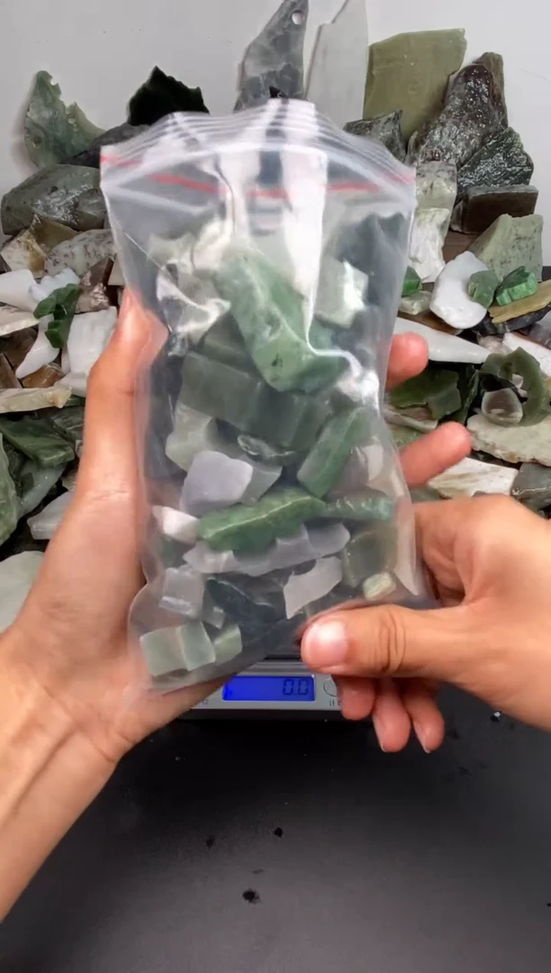 未镶嵌和田玉摆件1