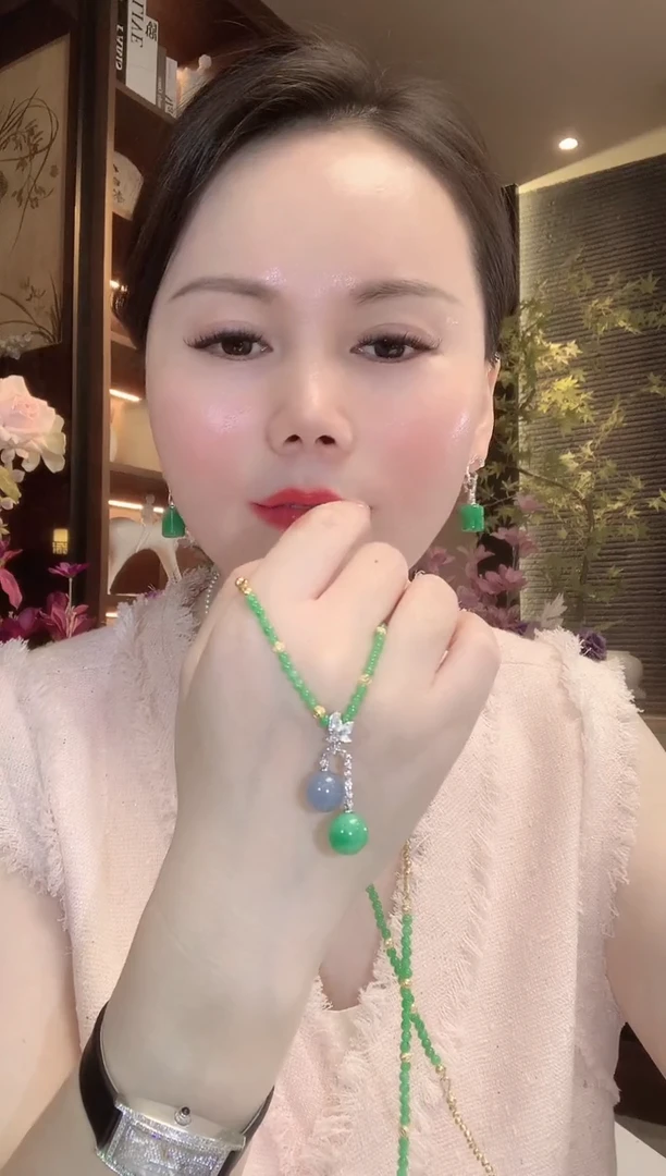 吊坠(不含链)18K金镶嵌翡翠A3 多样性发货一件