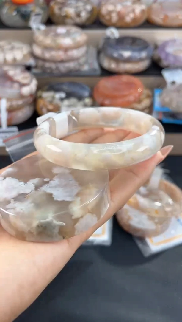 未镶嵌手镯石英质玉59
