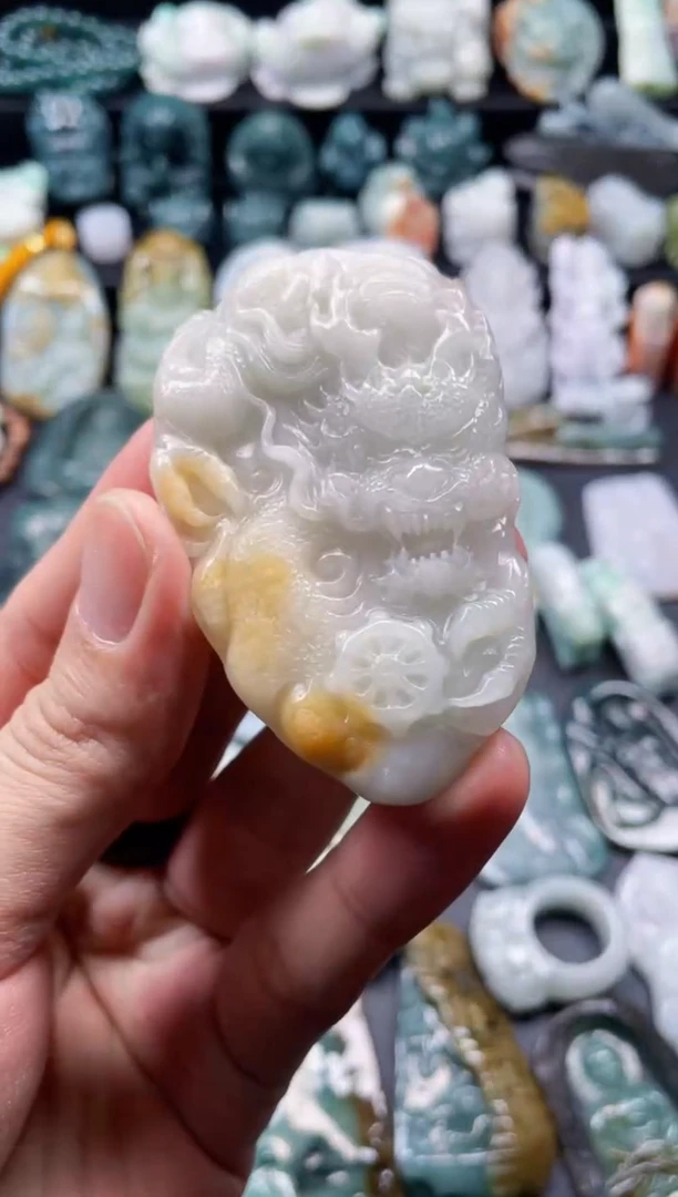 颈饰未镶嵌翡翠31  天然翡翠a货  龙牌