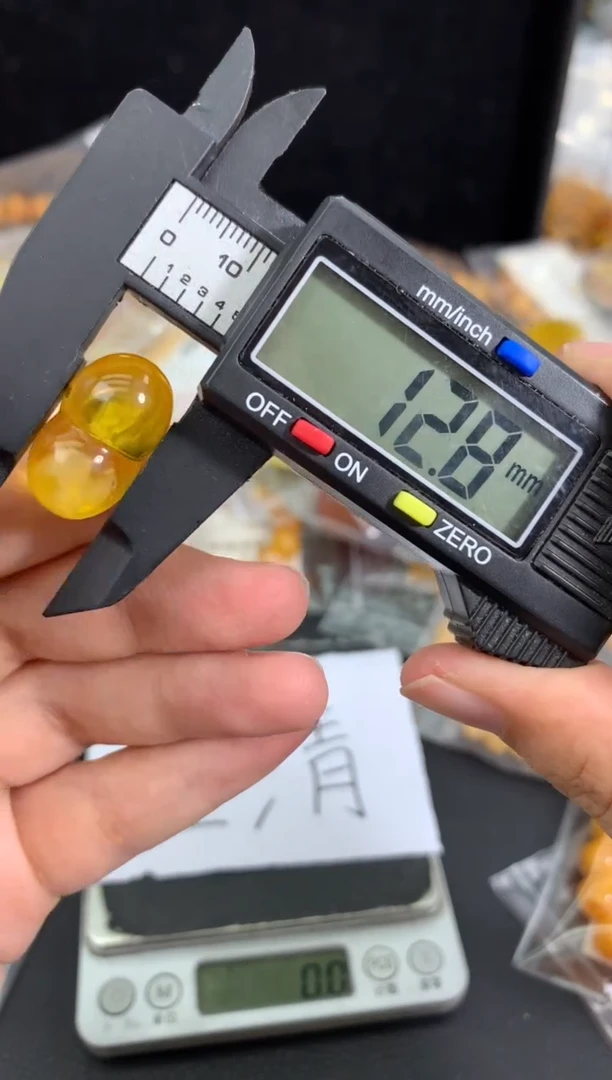 蜜蜡未镶嵌珠宝奇石240