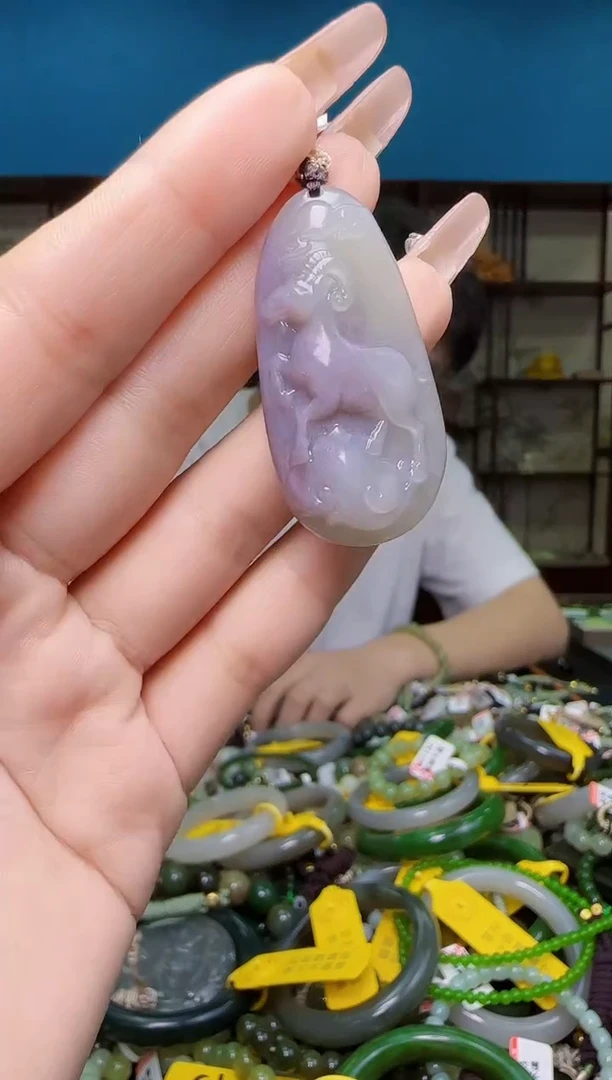 颈饰未镶嵌和田玉1