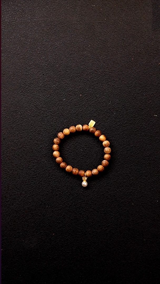 沉香手串【孤品】莺歌绿棋楠8mm圆珠单圈设计款