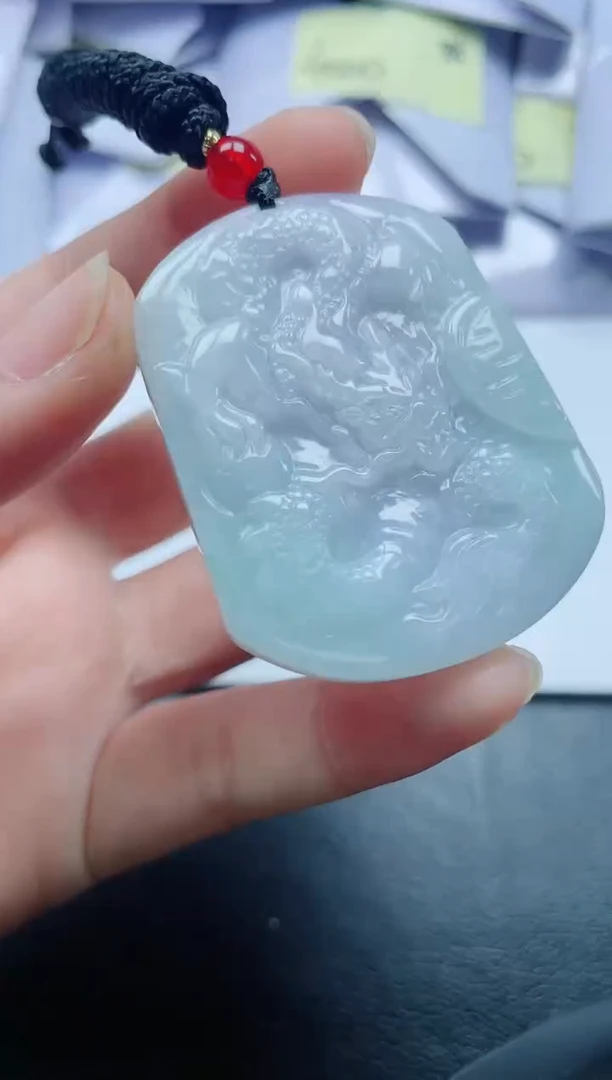 翡翠未镶嵌颈饰