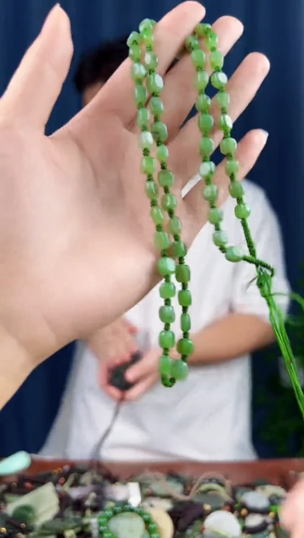 未镶嵌和田玉挂件拍一发一，多样性发货