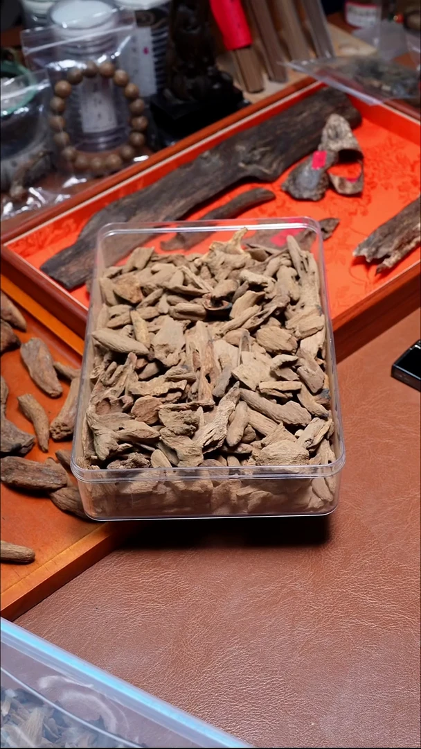 沉香沉香碎屑红土 3克