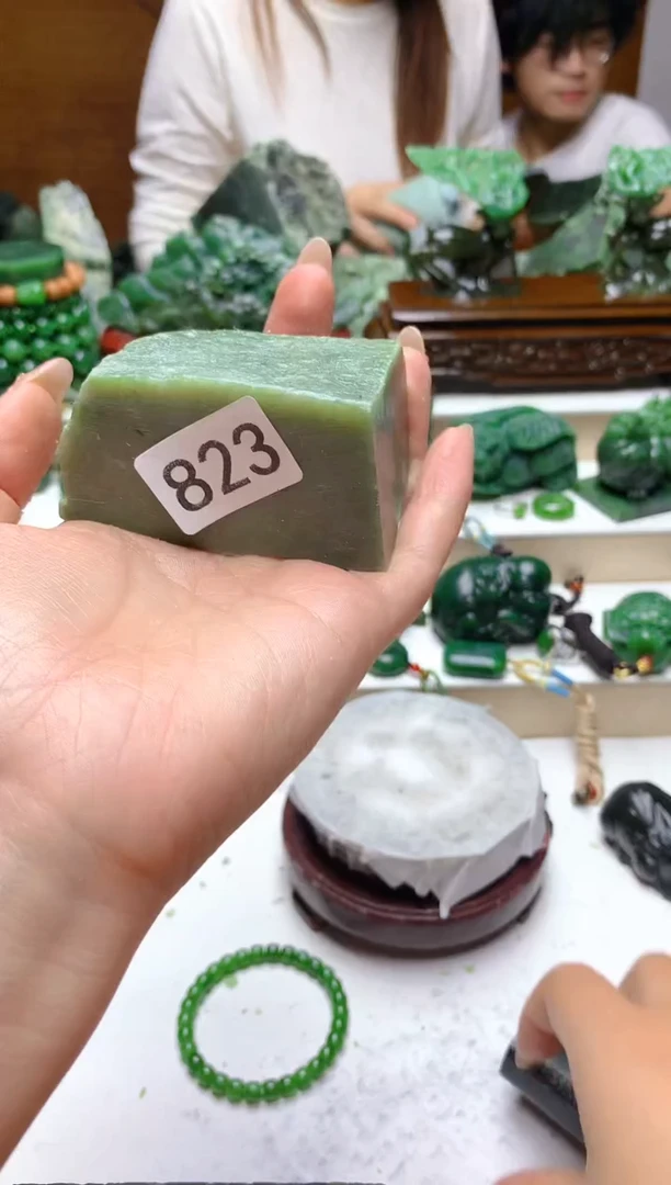未镶嵌和田玉（碧玉）珠宝半成品1