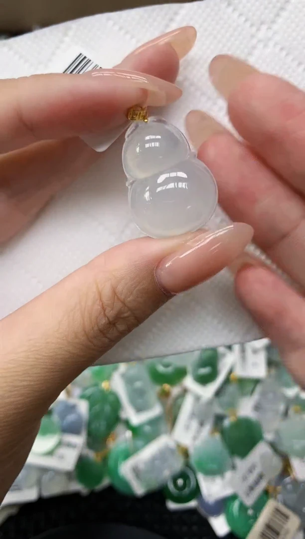 颈饰18K金镶嵌翡翠11111111111