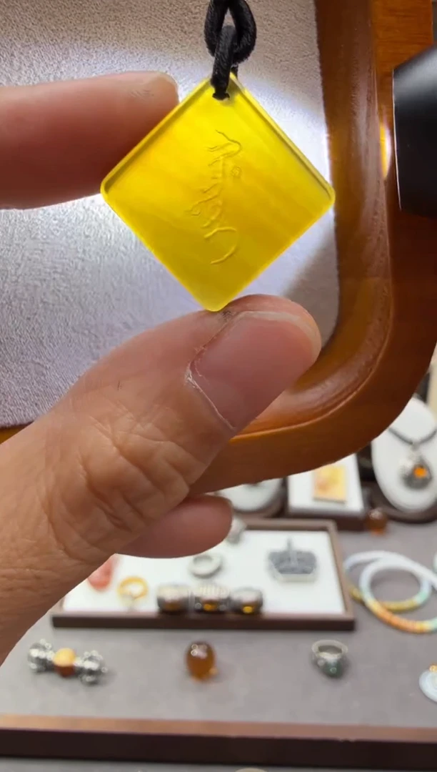琥珀颈饰未镶嵌手机挂3