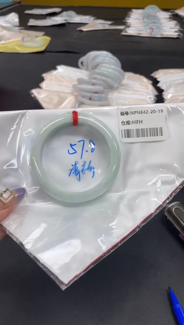 未镶嵌手镯翡翠翡翠手镯