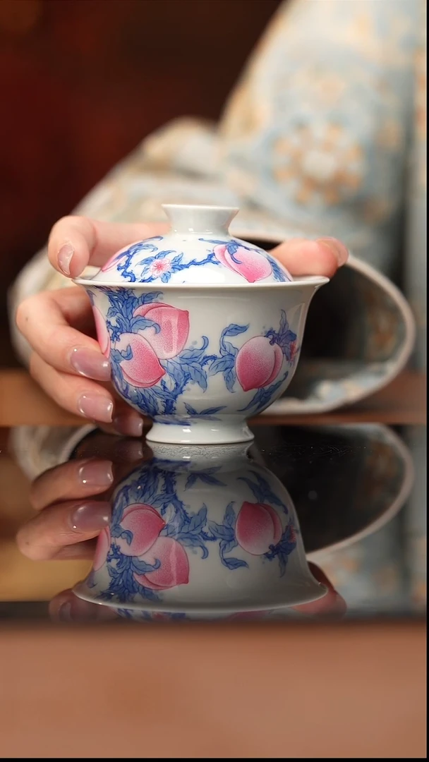 杯看山青花加彩寿桃