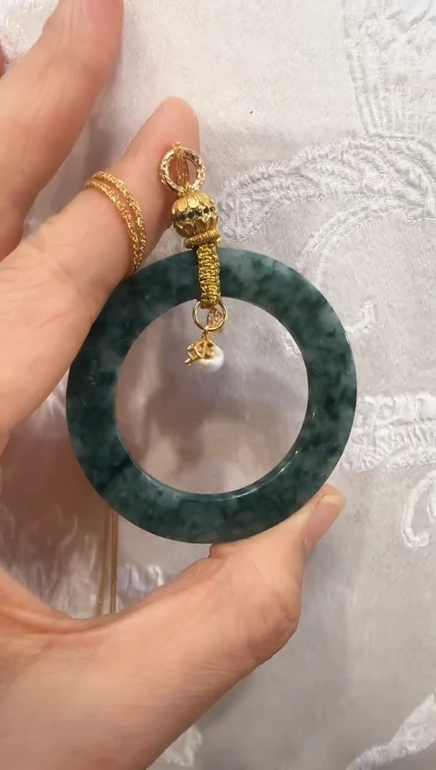 翡翠未镶嵌颈饰国风