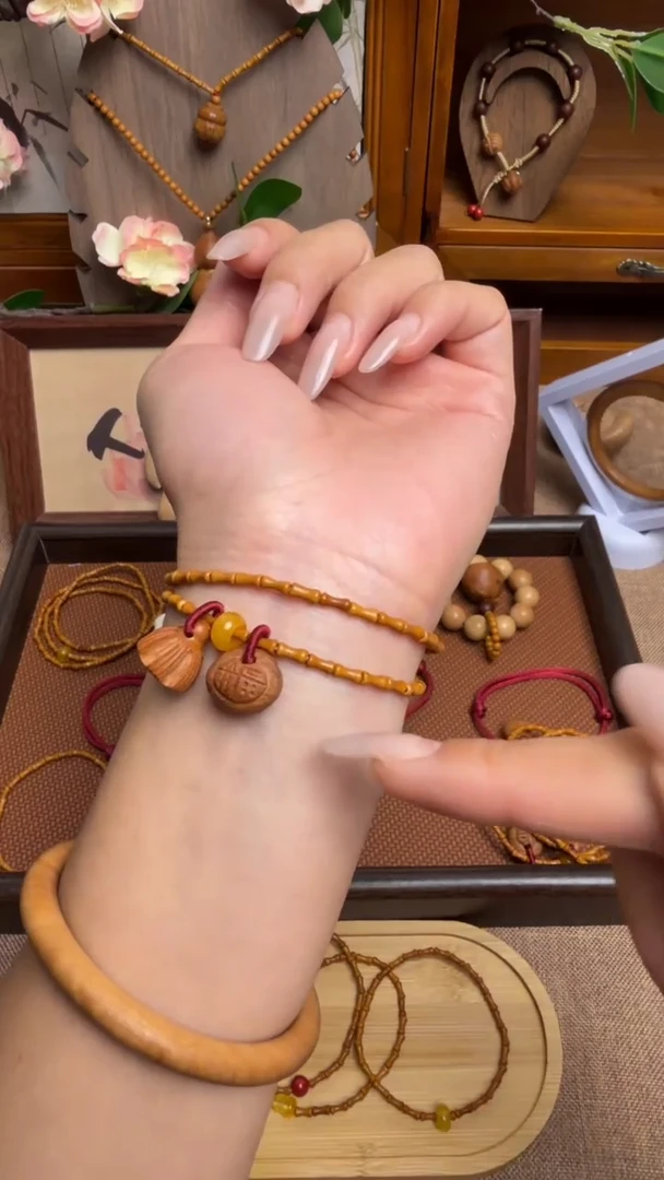 双圈好运莲莲   一物一拍