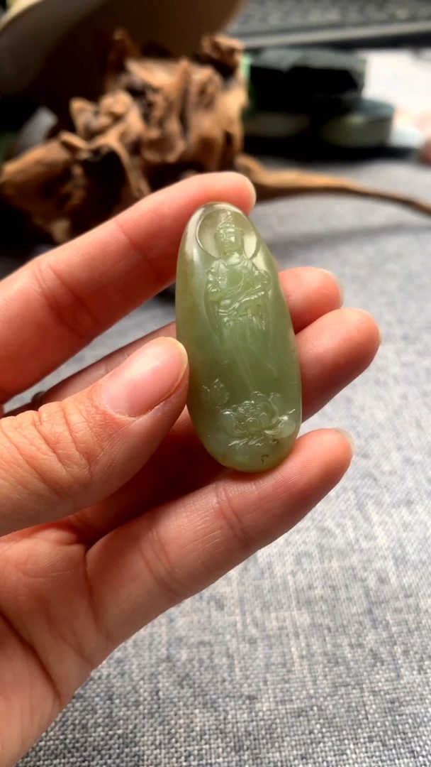 颈饰未镶嵌和田玉挂件