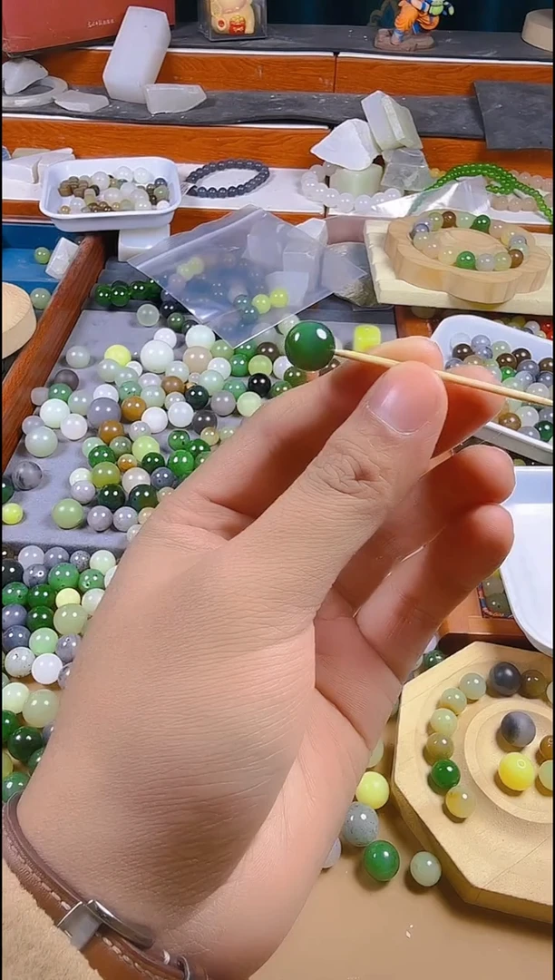 未镶嵌手链和田玉卡12俄罗斯碧玉散珠带猫