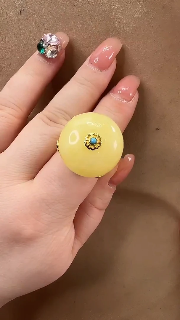 琥珀颈饰未镶嵌戒指