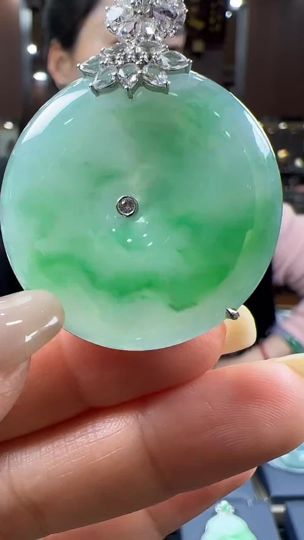 【闪购商品】翡翠挂件18K金镶嵌平安扣