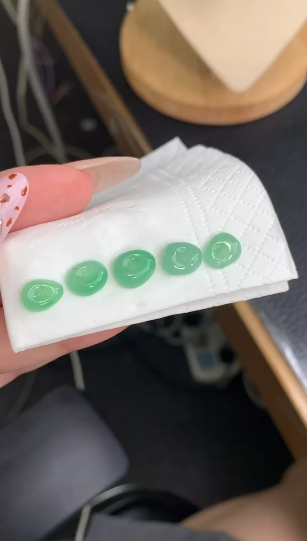 未镶嵌定制翡翠风生水起