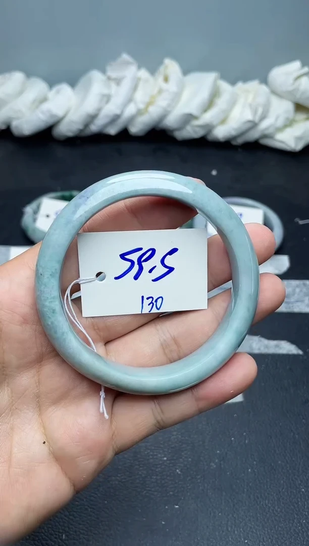未镶嵌手镯翡翠130