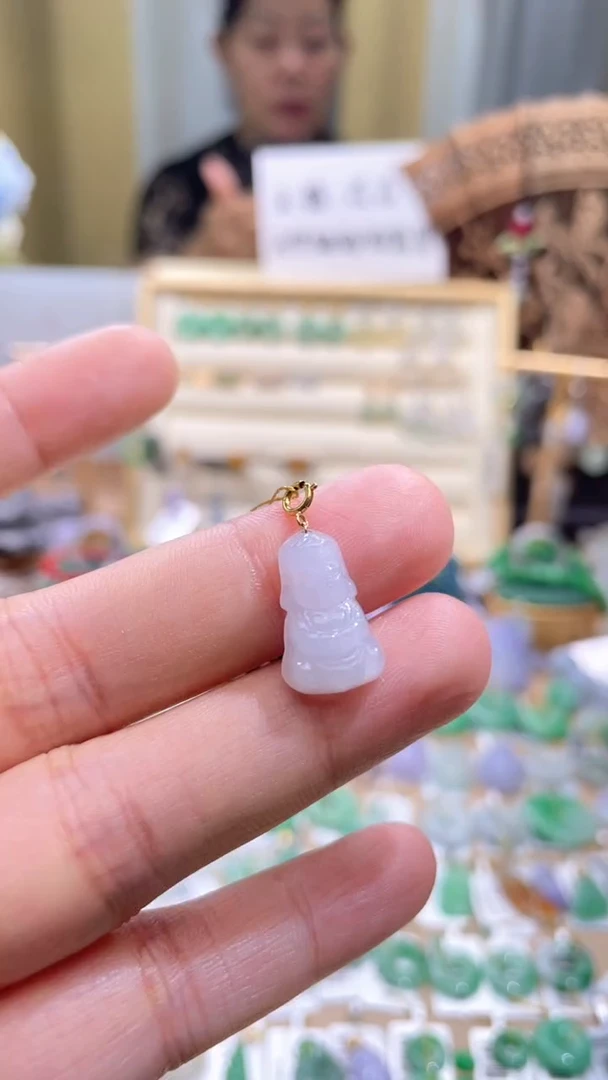 翡翠18K金镶嵌颈饰宝宝佛