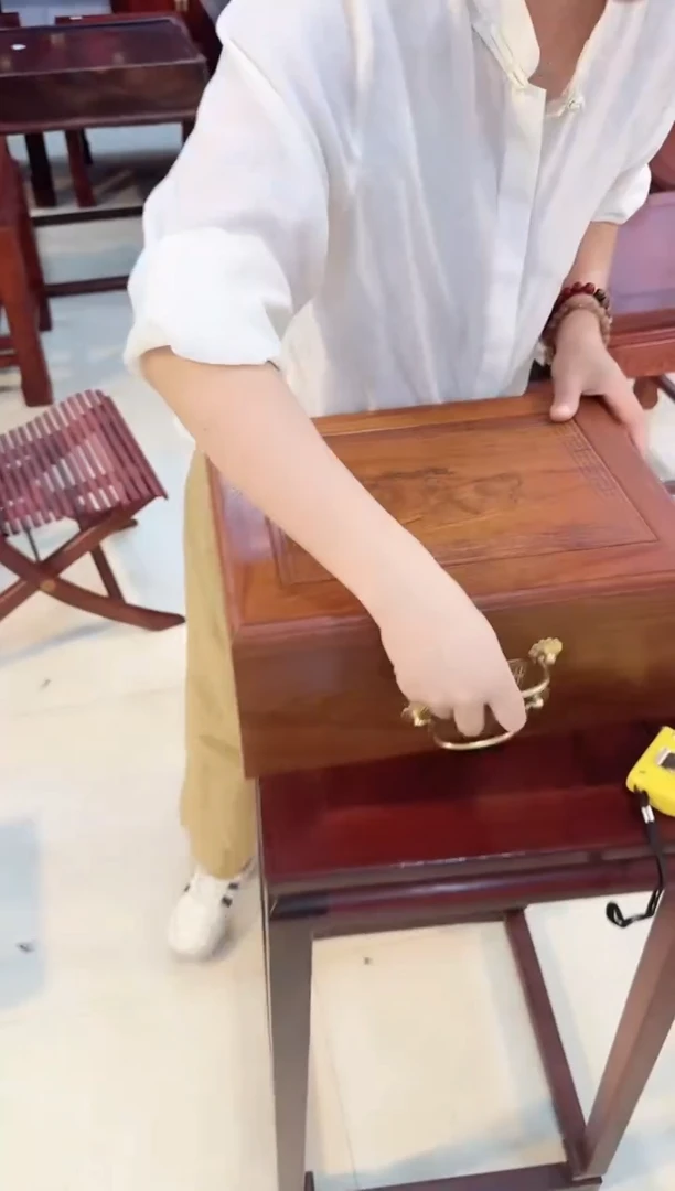 国标红木刺猬紫檀盒子