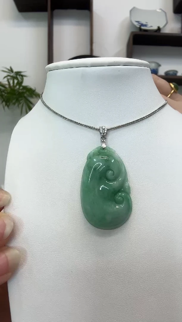 吊坠(赠链)银S925镶嵌翡翠静**开如意