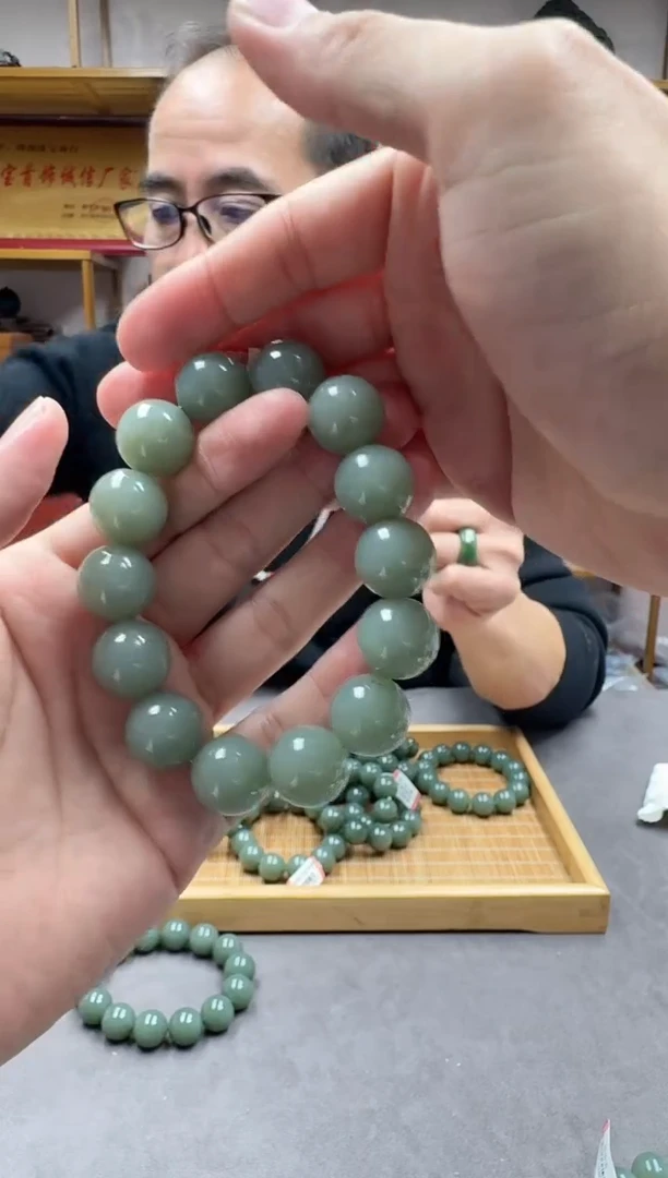 未镶嵌手链和田玉16且末天空蓝