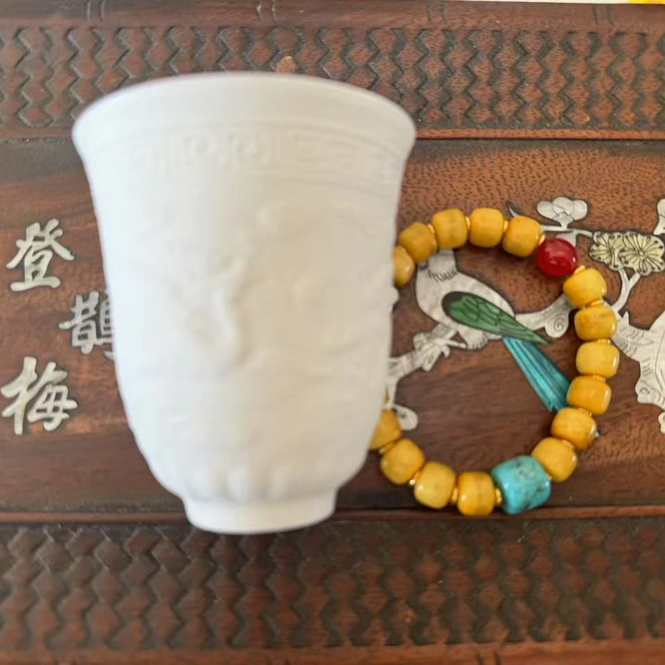 瓷器龙凤杯-大猫