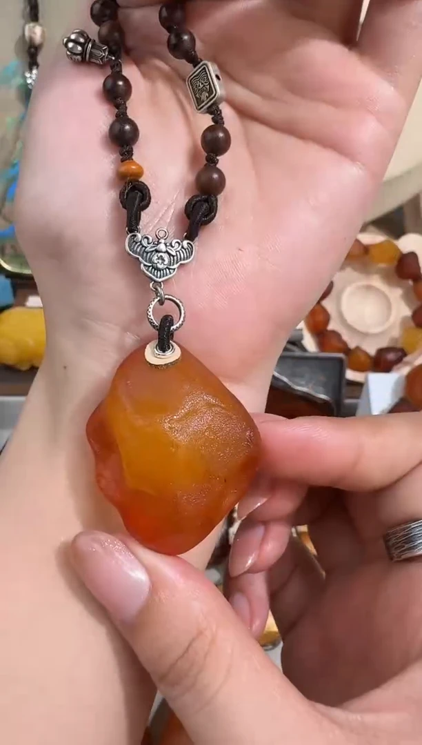未镶嵌琥珀裸石琥珀