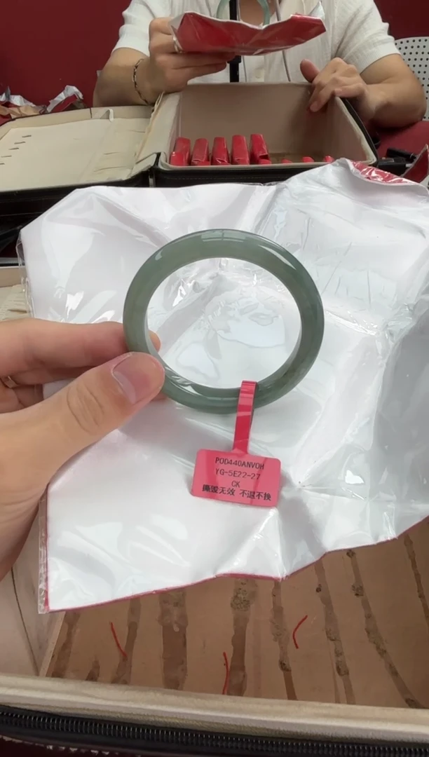 翡翠手镯未镶嵌23手镯