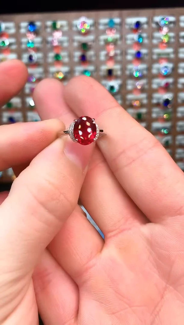 银S925镶嵌戒指红宝石......