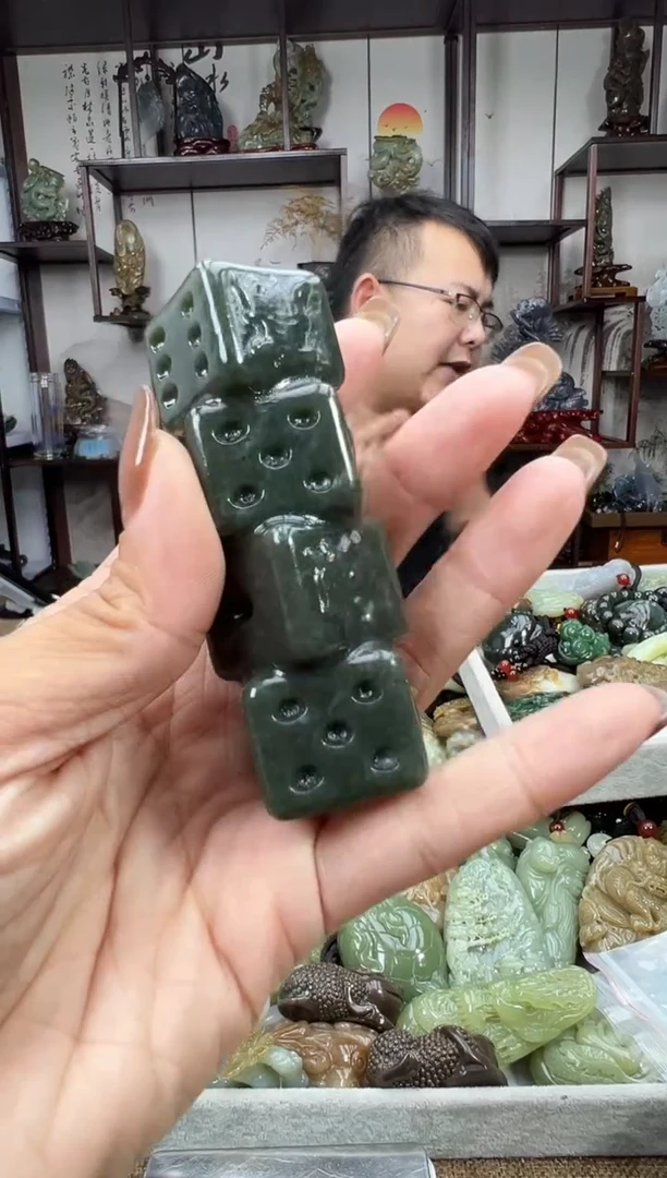 未镶嵌和田玉把件1