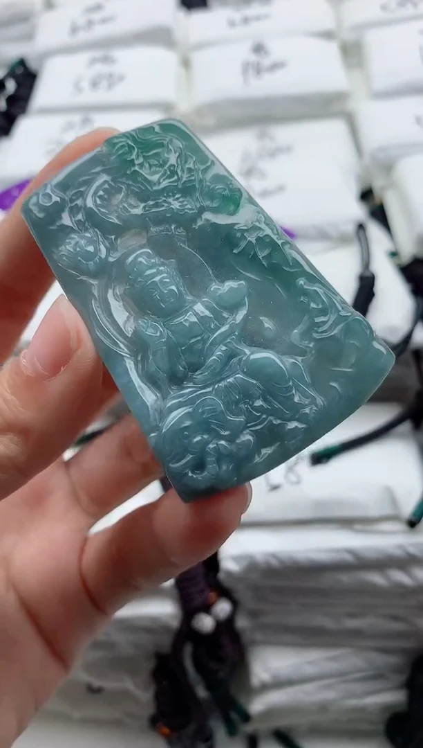 翡翠未镶嵌颈饰8